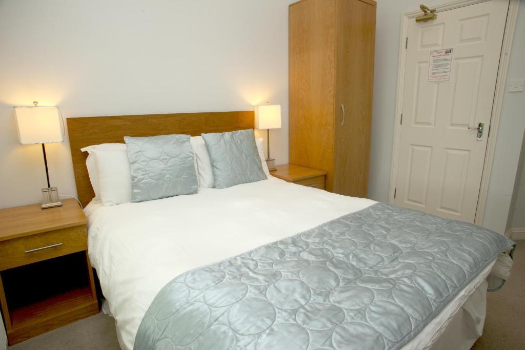 Cliff Lawn Hotel Leeds  Oda fotoğraf