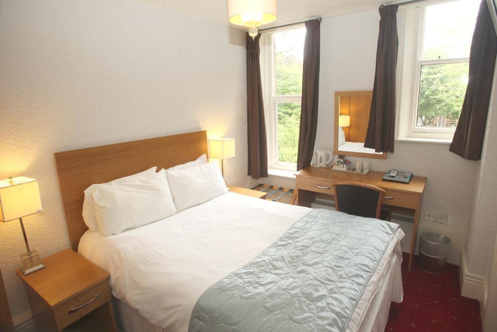 Cliff Lawn Hotel Leeds  Oda fotoğraf