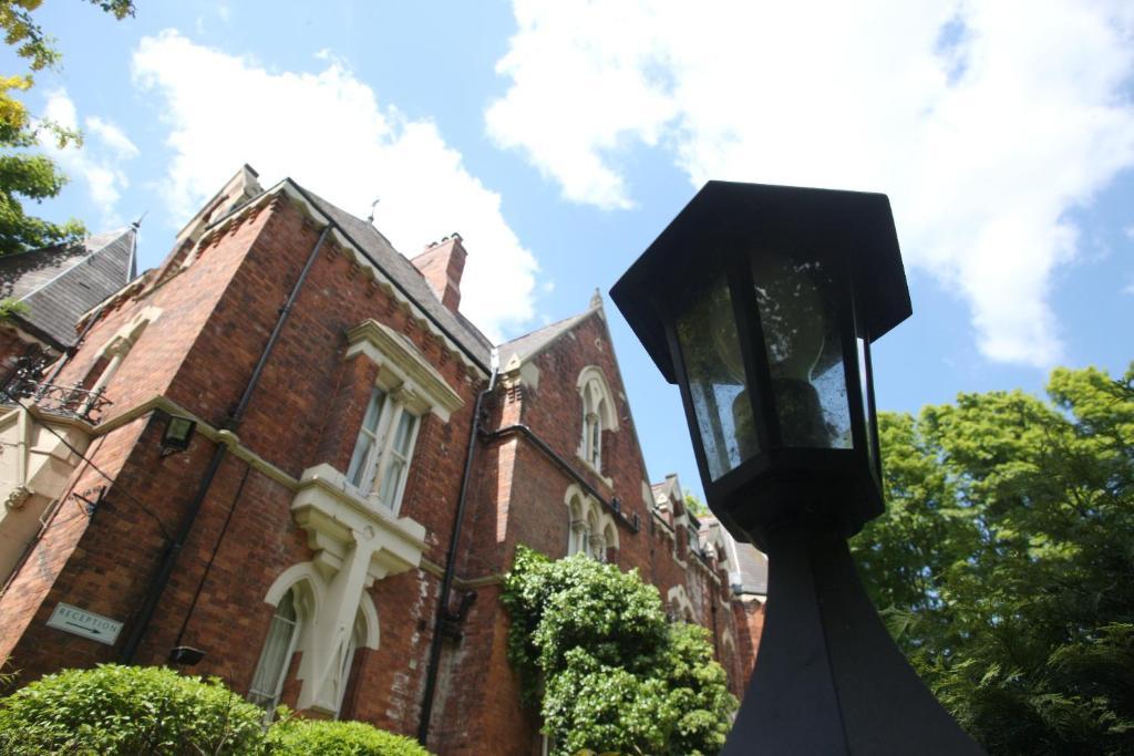 Cliff Lawn Hotel Leeds  Dış mekan fotoğraf